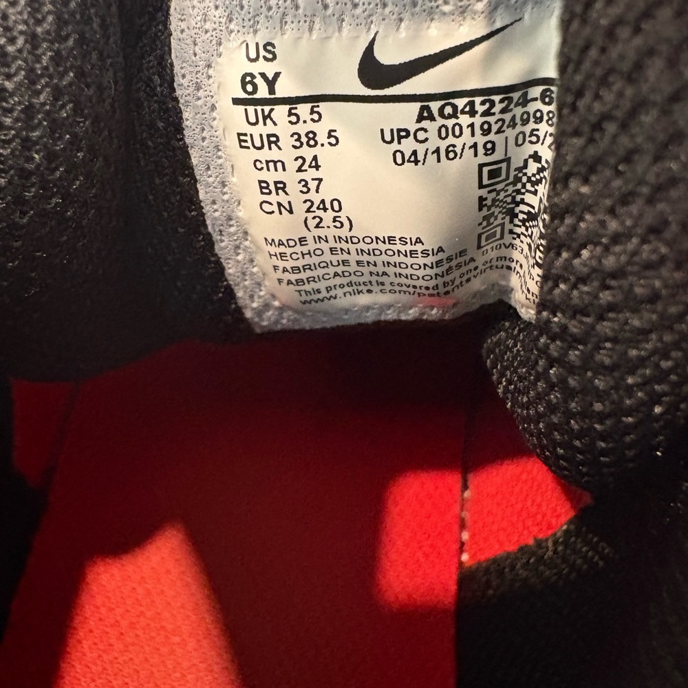 Kids Nike Team Hustle D9 GS 'University Red' basketball shoes - Picture 9 of 9